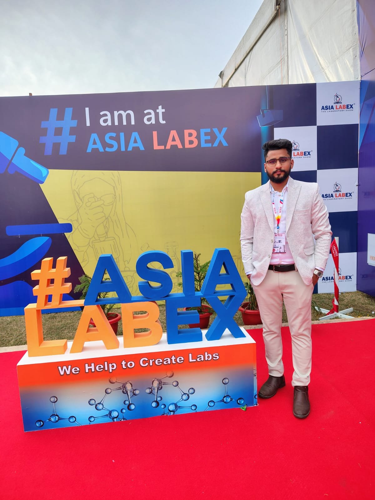 Founder of LABOLIT & UMA Scientific Shubham Pandey