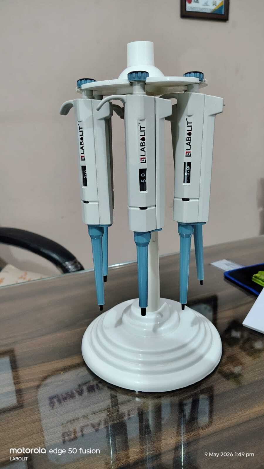 fixed micropipette, variable micropipette, micropipette manufacturer India, buy micropipette online, laboratory pipette supplier, adjustable micropipette, single channel micropipette, lab equipment exporter, LABOLIT micropipette, scientific instruments supplier, biotech lab pipette, pharma laboratory equipment, high precision pipette, laboratory instruments manufacturer, worldwide micropipette exporter