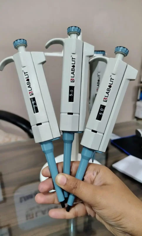 Buy single channel micropipettes in Tamil Nadu, Karnataka, Kerala & Andhra Pradesh from LABOLIT, a trusted manufacturer and supplier across South India.