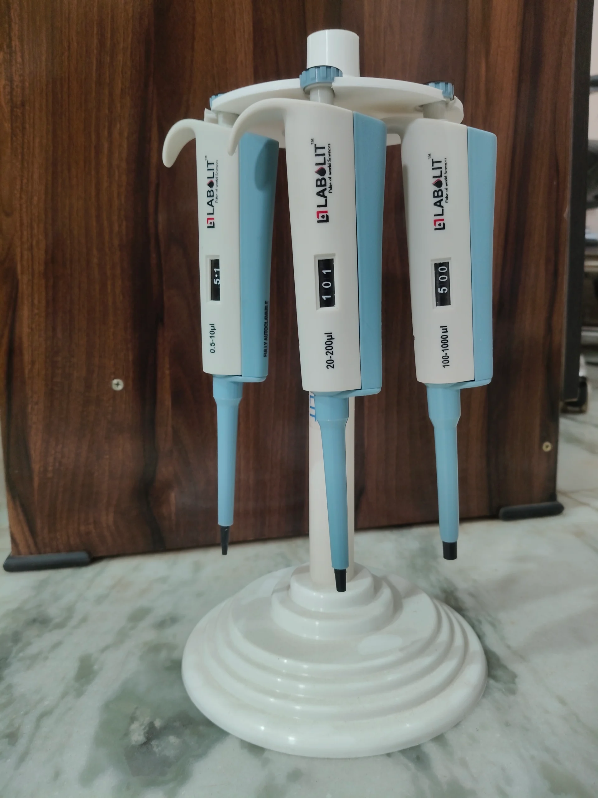 Micropipette Manufacturer in India – LABOLIT Fixed & Variable Volume Micropipettes